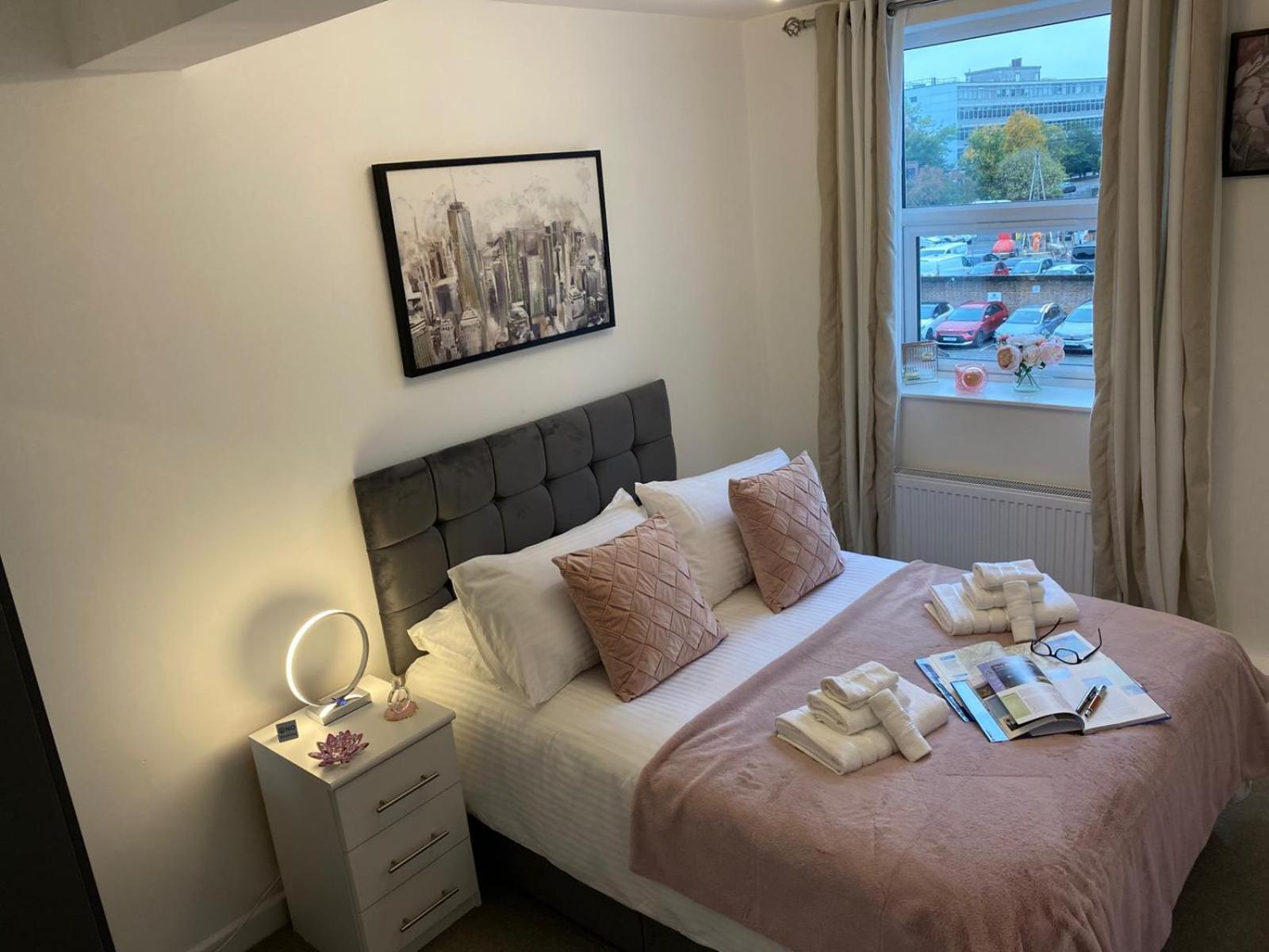 Stylish Apartment In Watford Watford  Kültér fotó